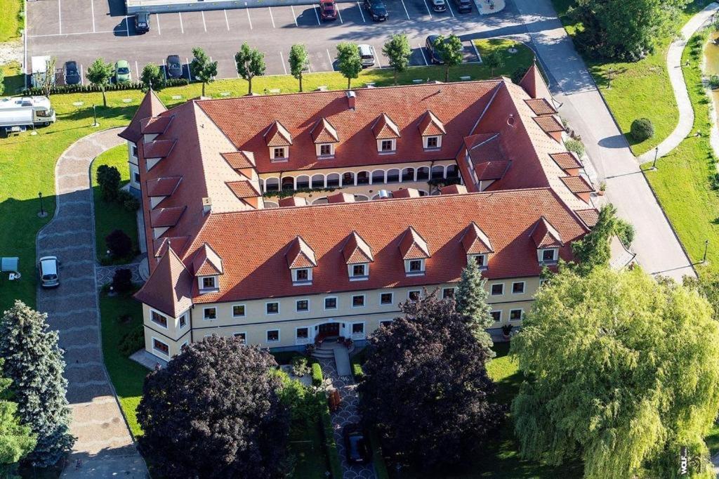 Almtalhotel Appartements In Pettenbach ภายนอก รูปภาพ