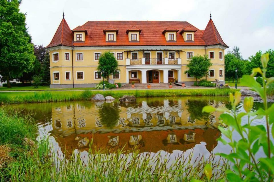 Almtalhotel Appartements In Pettenbach ภายนอก รูปภาพ