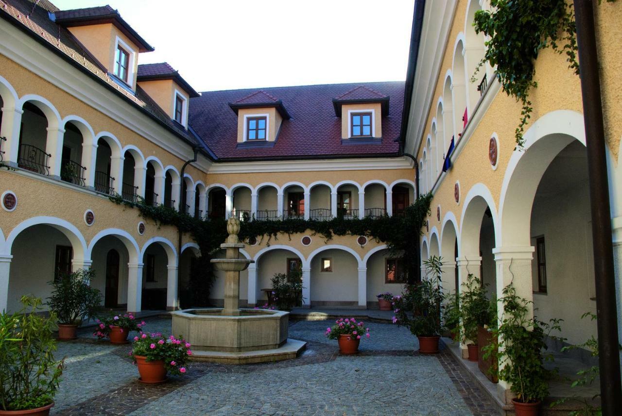 Almtalhotel Appartements In Pettenbach ภายนอก รูปภาพ